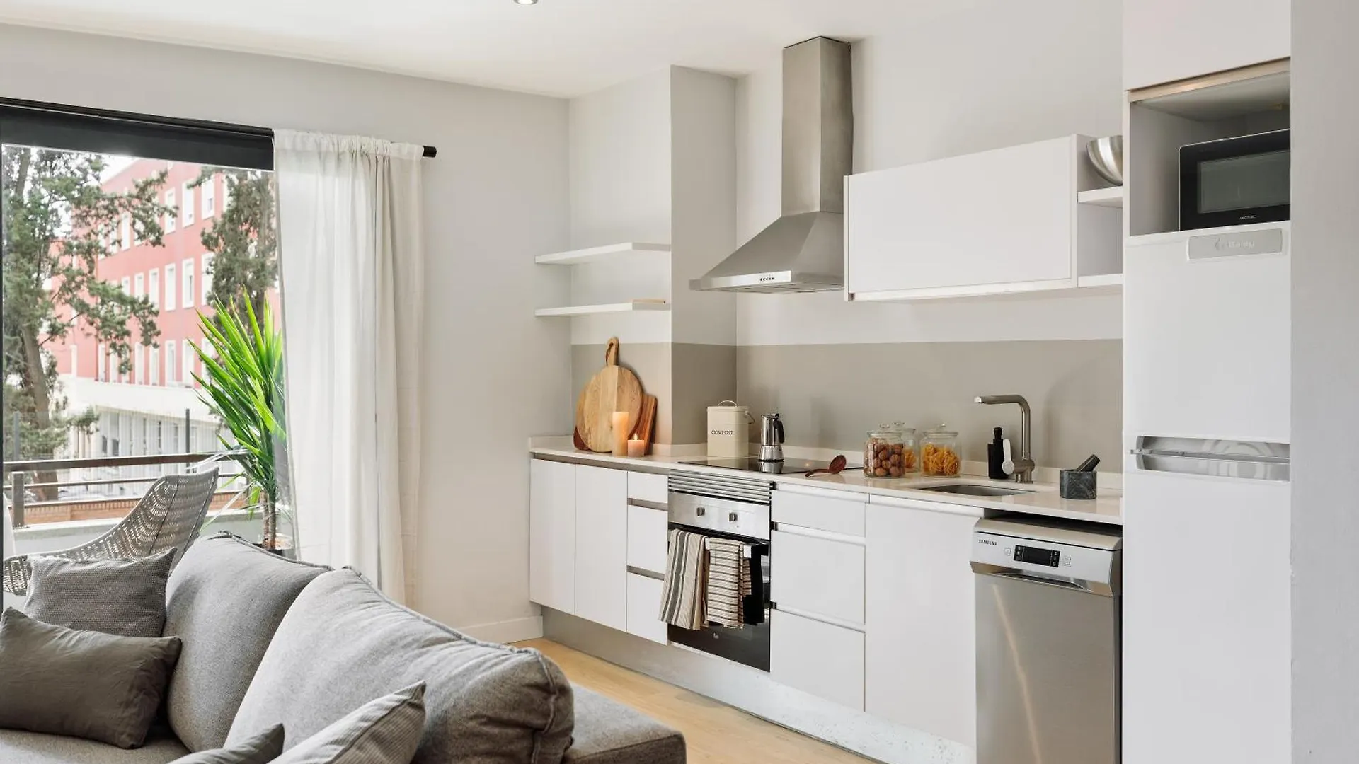 Aiguablava - 1 Bedroom And Pool In Pedralbes Barcelona 0*,