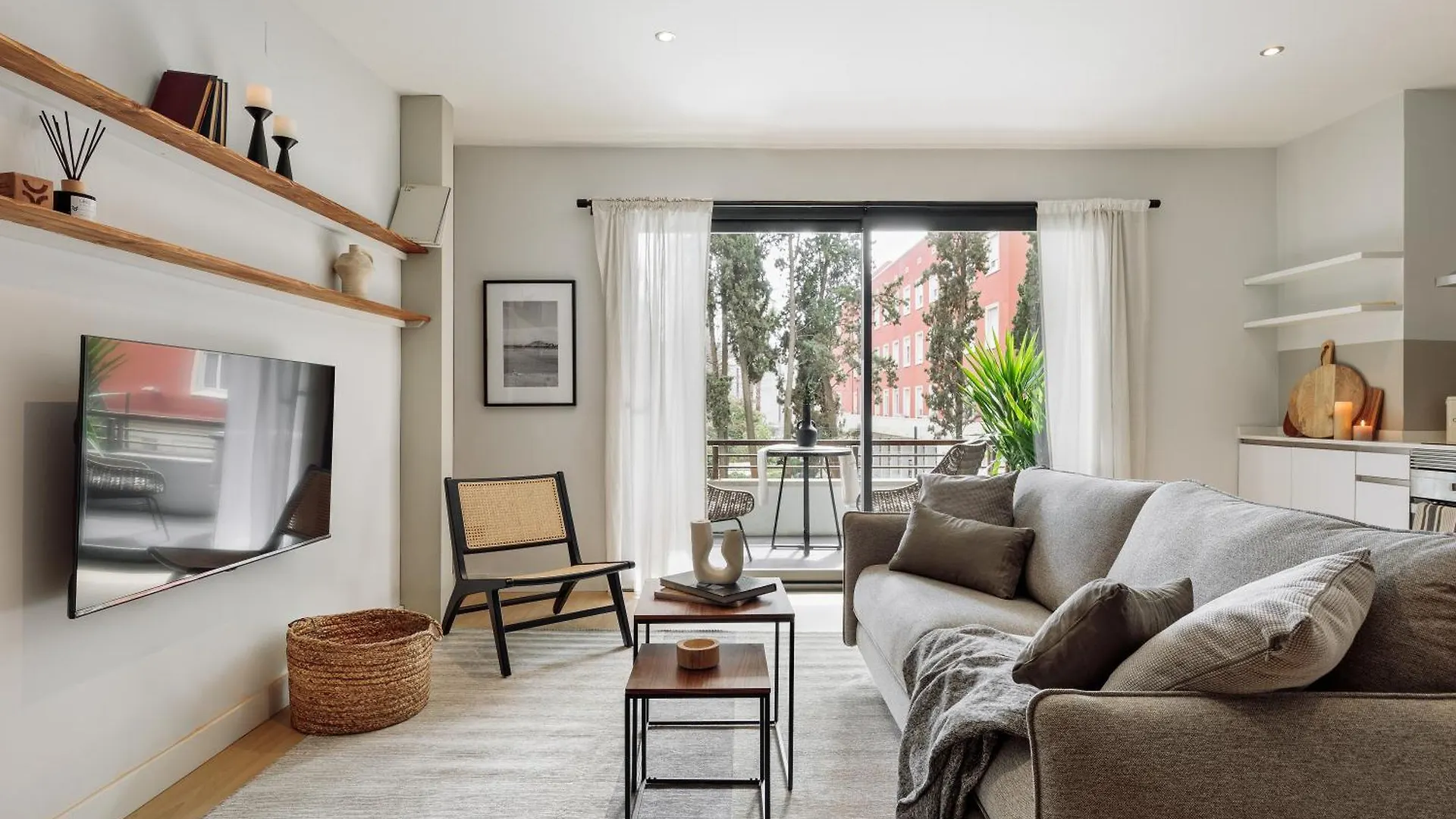 Apartment Aiguablava - 1 Bedroom And Pool In Pedralbes Barcelona Spain