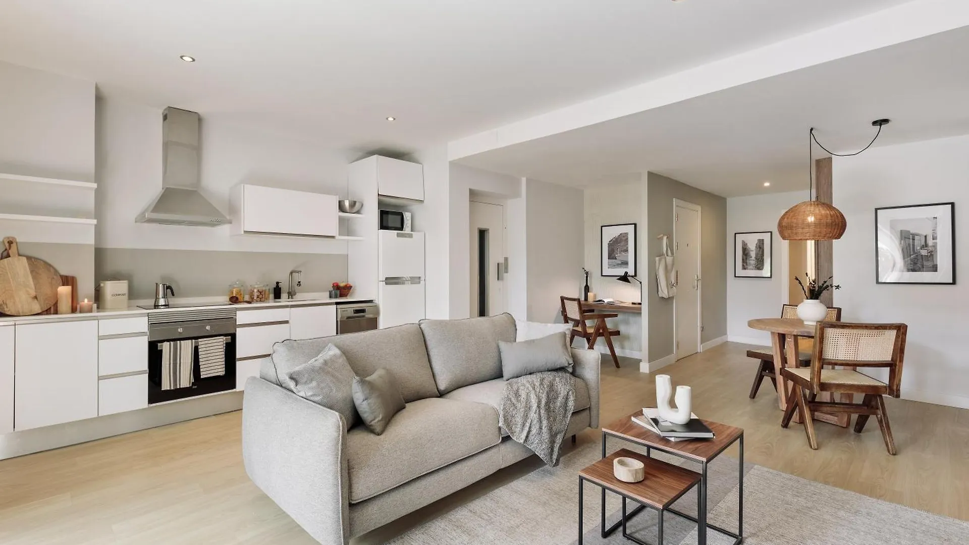 Aiguablava - 1 Bedroom And Pool In Pedralbes Barcelona