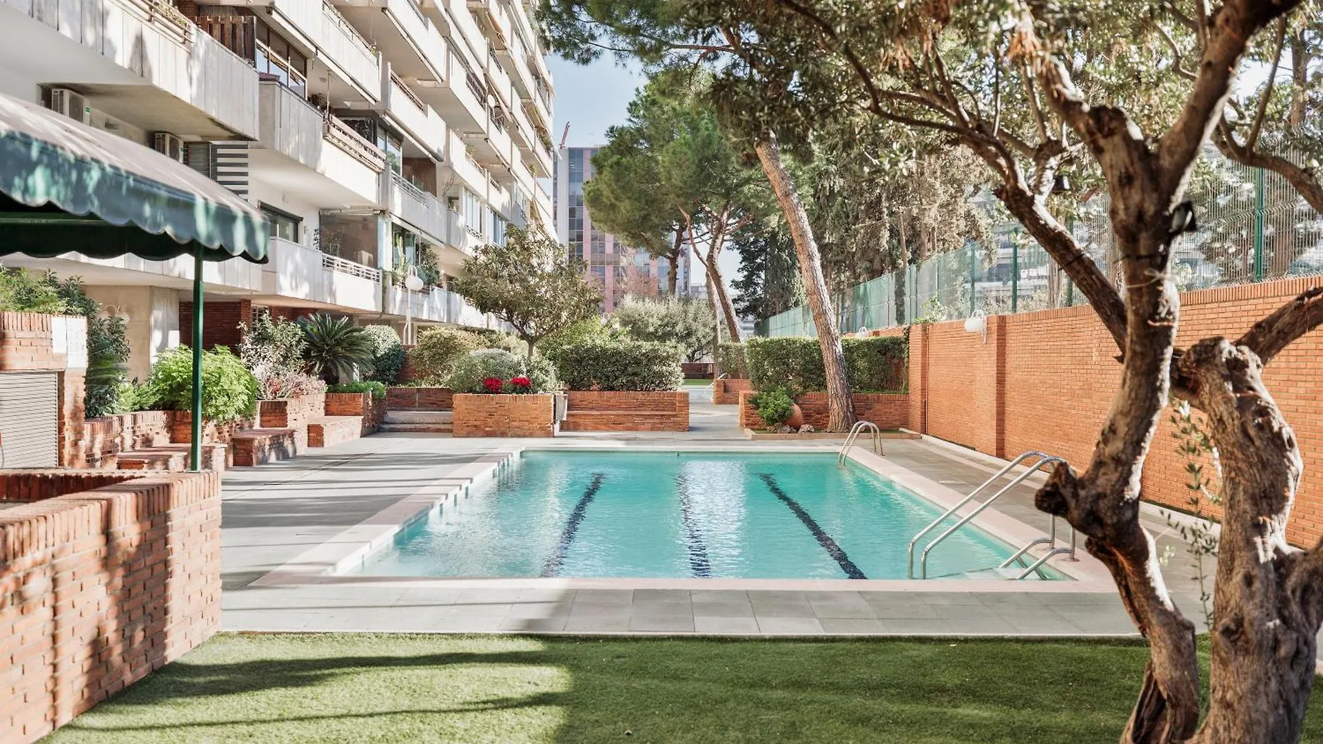 Aiguablava - 1 Bedroom And Pool In Pedralbes Barcelona